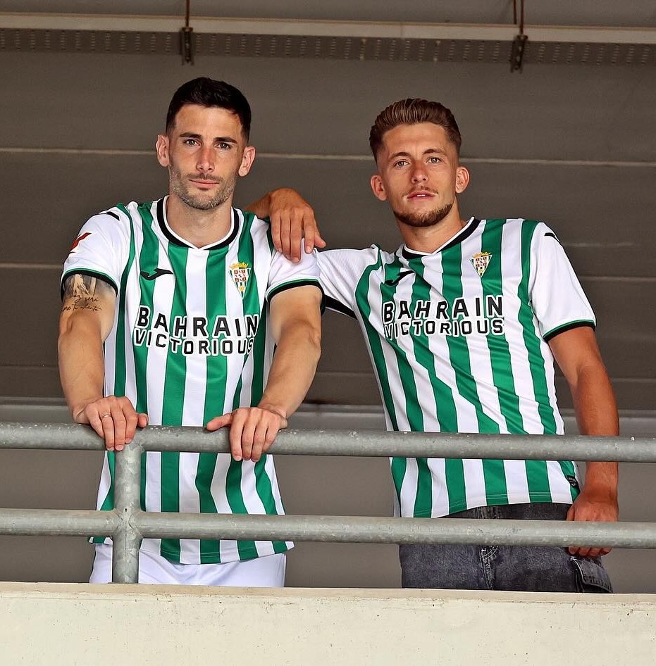camisa-cordoba-25-26-home-2025-2026-branca-verde-modelo-torcedor-masculina-theo-zidane-